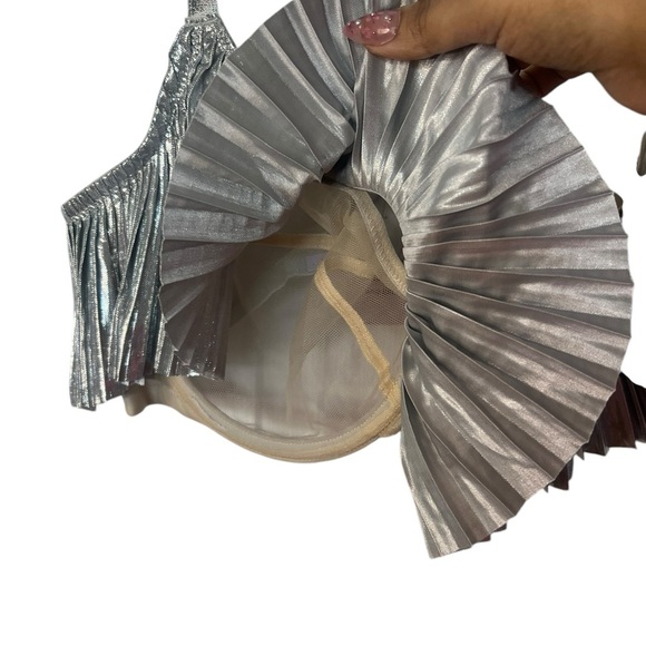 Savage X Fenty Silver Pleated Lamé Unlined Bra | Size 40DD | NWT !! - Picture 9 of 12